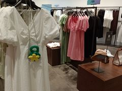 -URBAN REVIVO(上海中庚漫游城店)