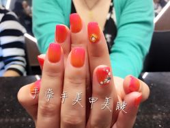 -手牵手美甲
