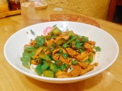 辣爆小公鸡面-锅儿挑面馆