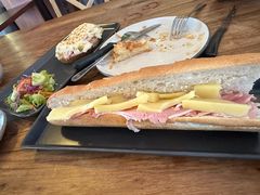 -Le Banneton Café French Bakery