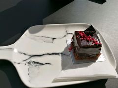 -UNI UNI(环亚凯瑟琳店)