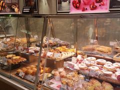 面包甜点陈列柜-巴黎贝甜(五月花广场店)