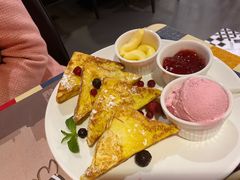 草莓松饼-遇见西木美式餐厅(南安中骏世界城店)
