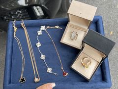 -聚云奢二手奢侈品黄金手表包包回收·中古店(三里屯总店)