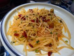 酸辣土豆丝-川流不息·地道川菜·小龙虾(新松江路店)