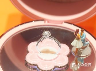 周大福太绝了！情人节要能收到也太幸福了吧！‍️‍‍