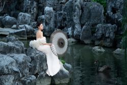 -雪中彩影婚纱摄影·微光艺术中心