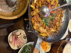 -富正毅三下锅·湘西韵味(天门山索道店)