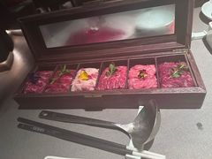 -左庭右院鲜牛肉火锅黑金店(陆家嘴中心店)