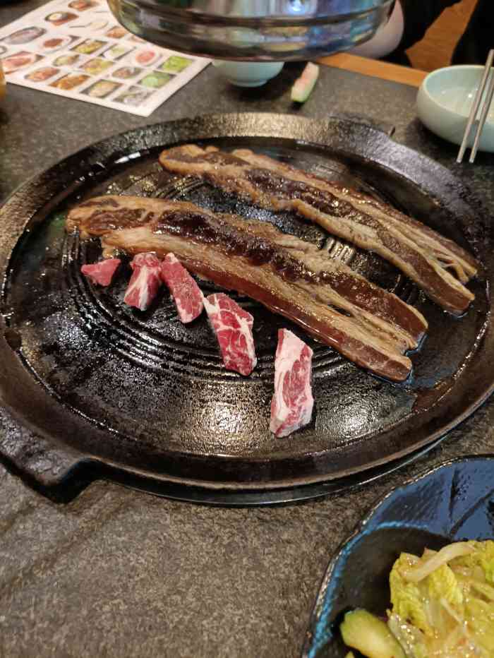 韩盛古法烤肉(哈西万达1号门3层店)-"[薄荷]环境:万达三楼,位置比较