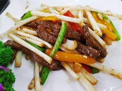 花生芽炒牛柳-渔鸽皇酒楼(鸿大广场店)