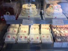-红宝石·鲜奶小方·海派西点房(南丹店)
