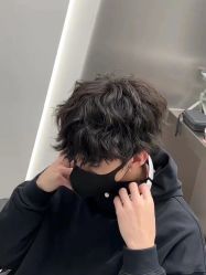 -一家只做男发烫染的店