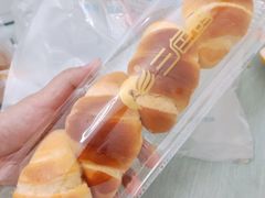 小牛角-三色鸽西饼店(黄河路店)