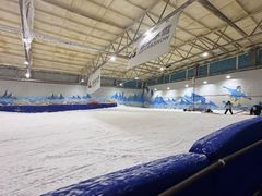 -乔波室内滑雪场