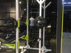 器械区-Liking Fit24小时智能健身(金汇路韩国街店)