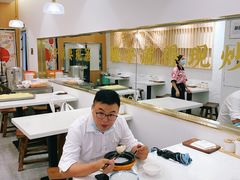 -李与白包子铺(桐梓林店)