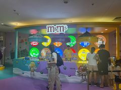 -m豆巧克力世界(上海世茂广场店)