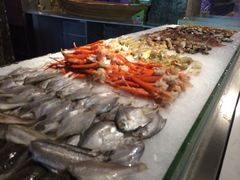 -海吃海喝海鲜烤肉餐厅