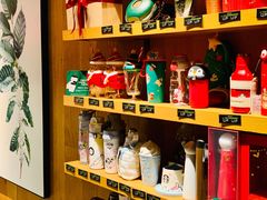 零售区-星巴克(宁波东门银泰店)