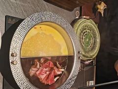 -牛YO寿喜烧·铁板烧和牛火锅自助(市府恒隆店)