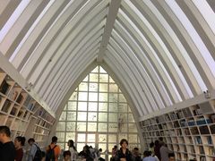 -钟书阁(松江泰晤士小镇店)