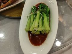 虾仁不错，焦盐鸭心，面包蟹很好吃，全聚德鸭子脆脆的香香的，没有一点腥臊味道，交通很方便的，家庭和朋友-全聚德(上海首店浦东店)