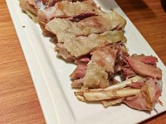 手抓羊腿肉-贯贯吉·清真餐厅(浙江中路店)