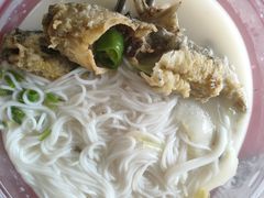 -胖子鱼粉(采霞街店)