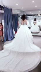 -艾米丽婚纱礼服