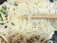 -两勺子一碗口水鸡拌面