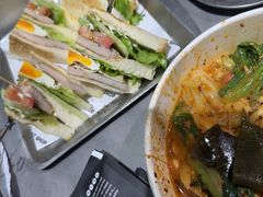 -W COLLECTIVE  DESSERT SHOP