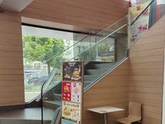 -麦当劳(乳山路店)