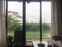 -深圳隐秀山居酒店