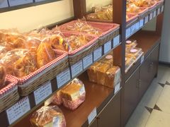-红宝石·鲜奶小方·海派西点房(丰庄店)