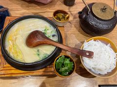 蒙自过桥米线-麦麦山云南菜(复地活力城店)
