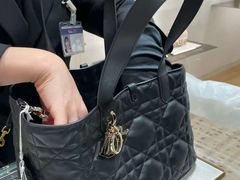 -DIOR迪奥(万象城店)