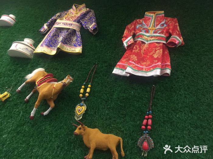 诺敏塔拉奶茶-布里亚特包子-手把肉(锦都会店)景观位图片