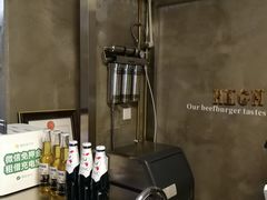 -HIGH FIVE哈福手工汉堡(桂林路店)