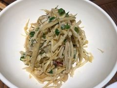 香葱拌笋衣-小大董·烤鸭(王府井apm店)
