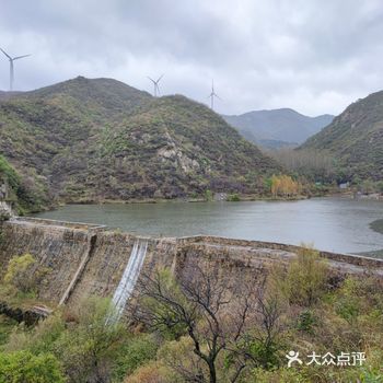 免费景点就可以没人管垃圾吗