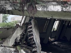 -四川汶川特大地震漩口中学遗址