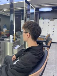 -藤野造型烫发染发