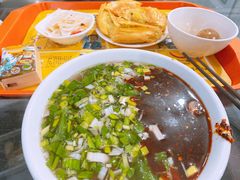 -牛一嘴·兰州牛肉面·大盘鸡(财富中心店)