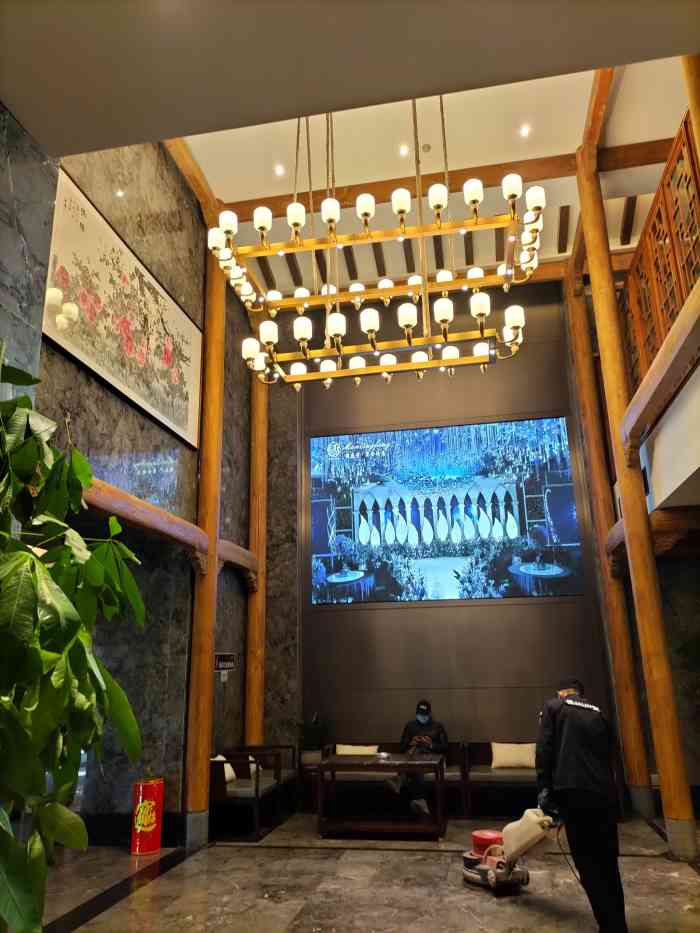 太太满庭芳(经开店)-"[薄荷]环境:一直习惯去的是琥珀山庄的店.