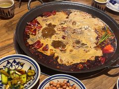 -旧街市鲜货老火锅(大光路店)