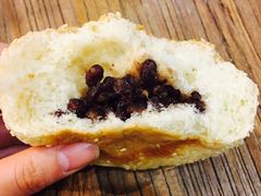 鲜奶红豆-TIMO COFFEE 阿拉校园面包