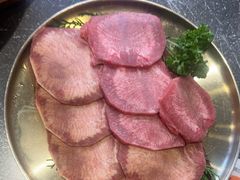 -草家酱蟹炭火烤肉店(珲春南路二店)