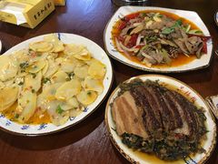 -黄桷树曹家私房菜(江与城店)