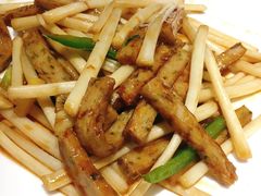 花生苗爆炒鱼松-味可道美食坊(福基路店)